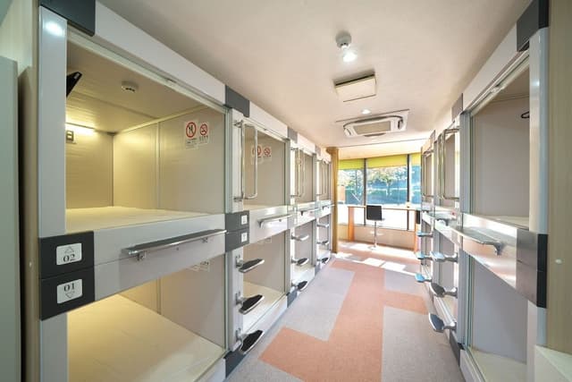 Capsule Room