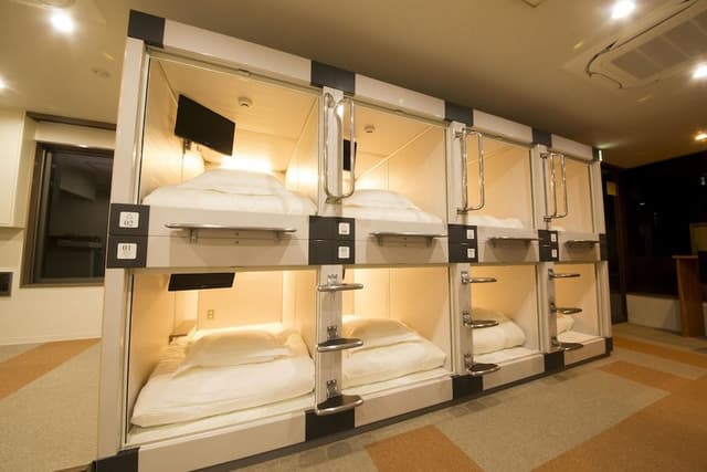Capsule Room