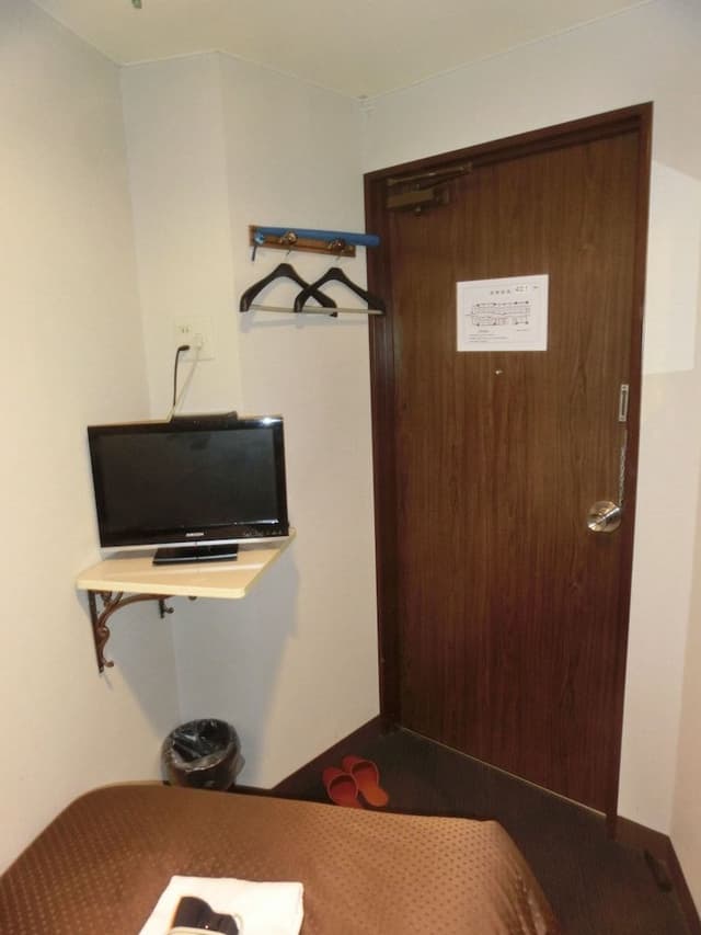 Single Room, Smoking