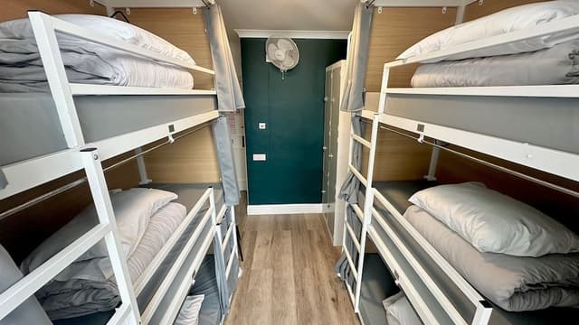 1 bed in 4 Bedded Shared dormitory, Private Bathroom