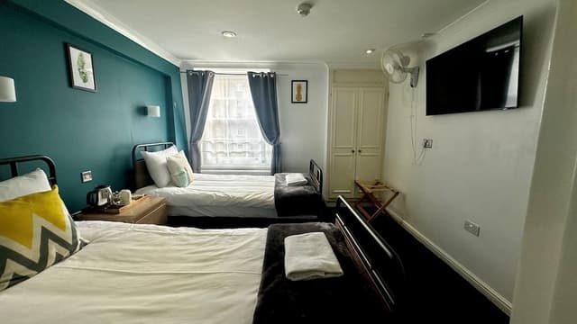 Private Twin Room (Ensuite)
