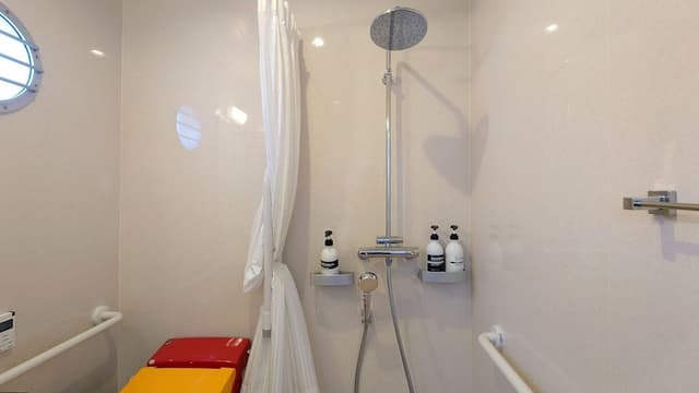 Twin Room, Accessible