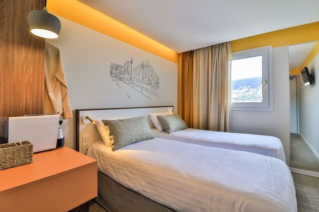 Standard Twin Room