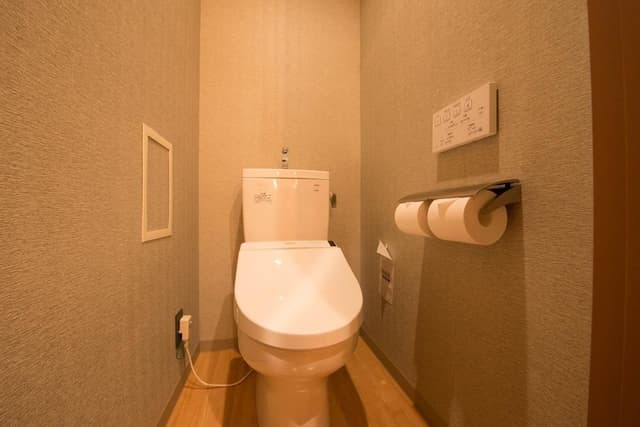 [Non-Smoking] Short Stay: CheckIn-8PM & CheckOut-10AM (Standard Twin Room)/Shower Booth