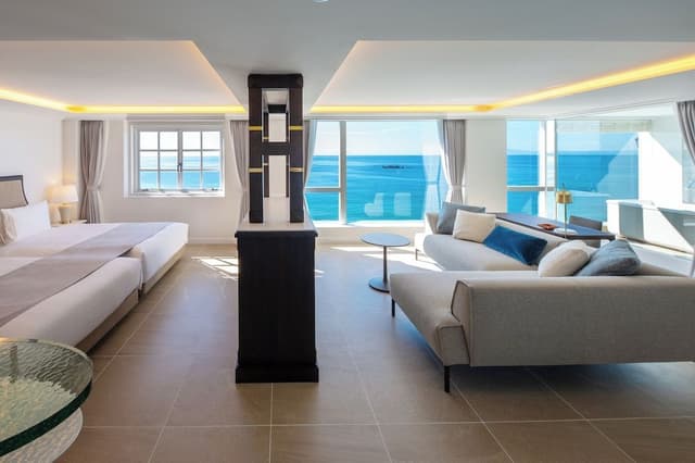 Deluxe Suite, Non Smoking (Breakfast + French Dinner [Dinner time: 5:00~5:30PM])