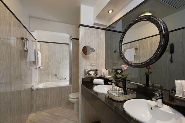 GRAND SUITE