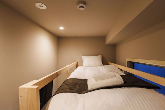 Single Loft  Non-Smoking(Shared Shower)