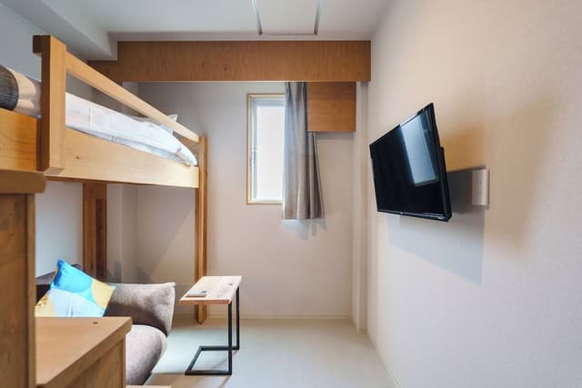 Single Loft  Non-Smoking(Shared Shower)
