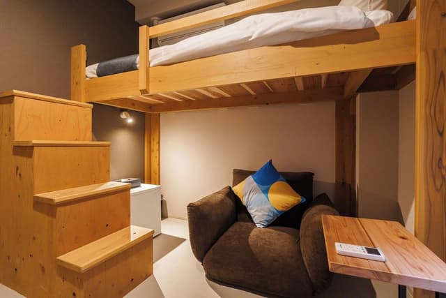Single Loft  Non-Smoking(Shared Shower)