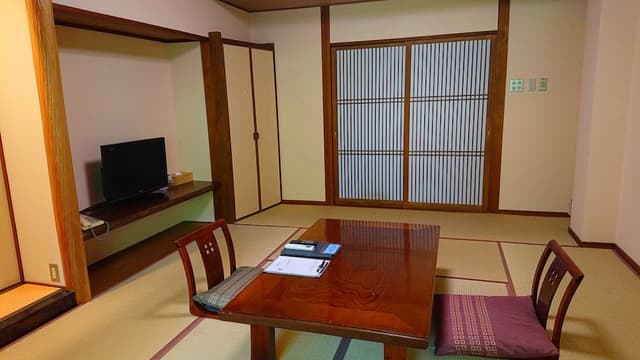 Japanese-style Room with Shared Bathroom (Non Smoking)