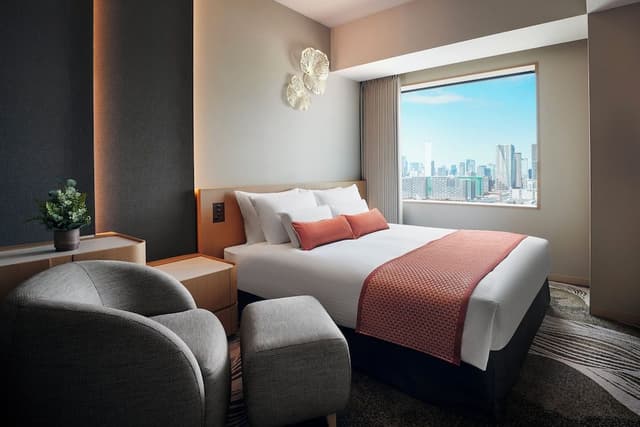 [Upper Floor] Moderate Queen Plus Room - Non-Smoking