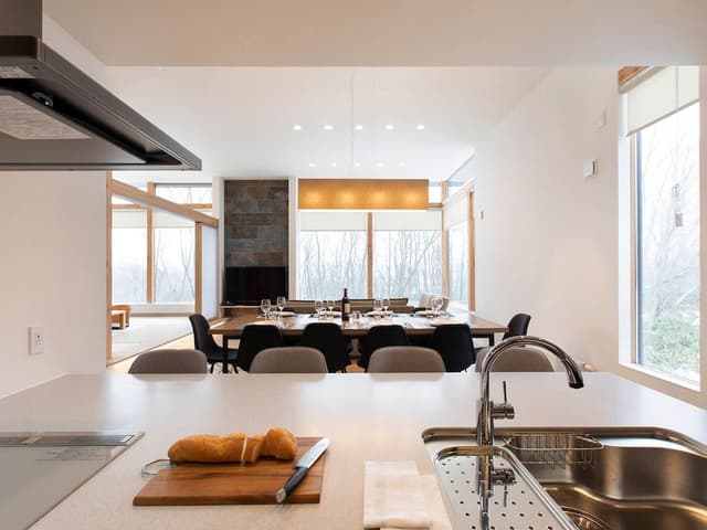 4 Bedrooms Villa
