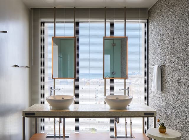 Executive Suite (14th Floor, with 2 sofa beds)