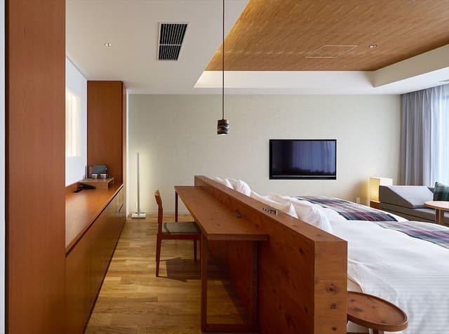Executive Suite (14th Floor, with 2 sofa beds)
