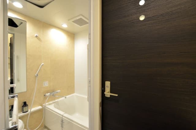 Wide Room, Non Smoking