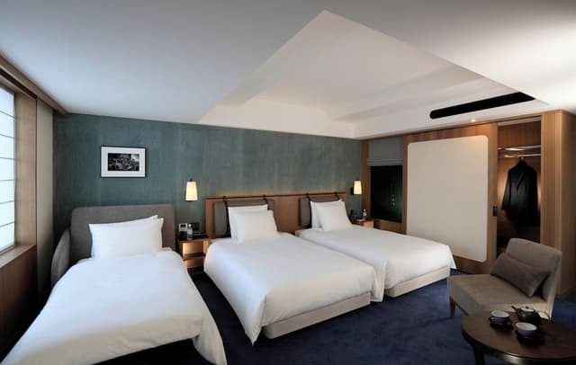 High Floor Superior Twin Room for Triple room (Extra Bed) 10F-12F, Non Smoking