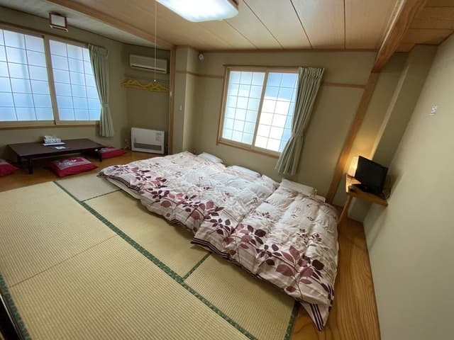 Japanese Style Triple Room with Private Toilet and Shared Bathroom