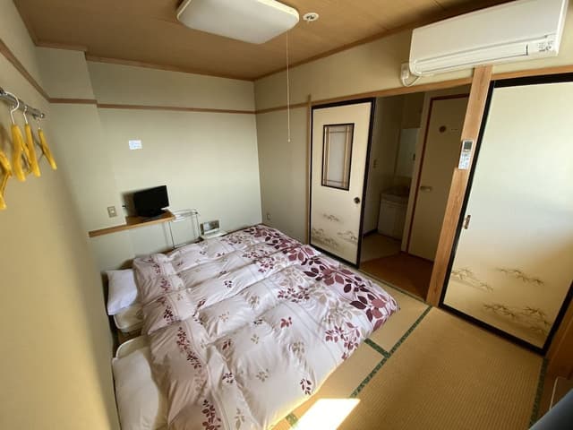 Japanese Style Double Room with Private Toilet and Shared Bathroom