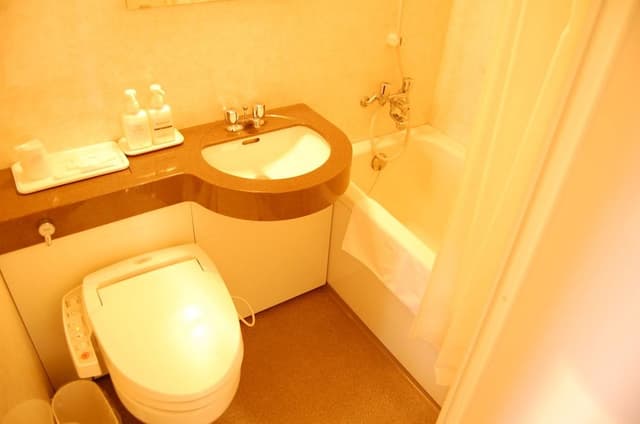 Single Room, Smoking