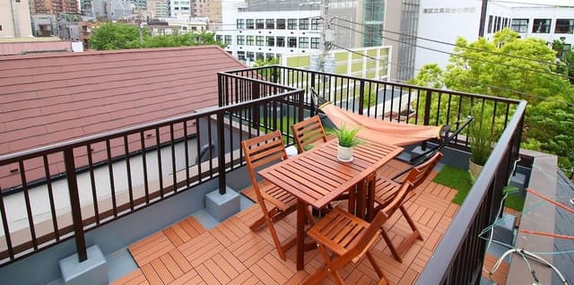 Family Room, City View