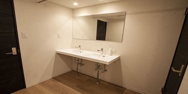 Comfort Room (2)