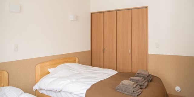 Cottage B for 8 People, Non Smoking (Free Wi-Fi)