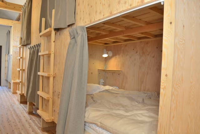 Mixed Dormitory Room (Shared Bathroom)