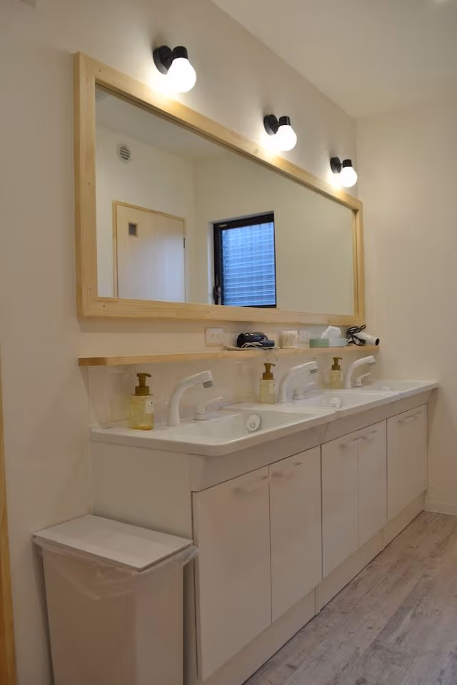 Mixed Dormitory Room (Shared Bathroom)