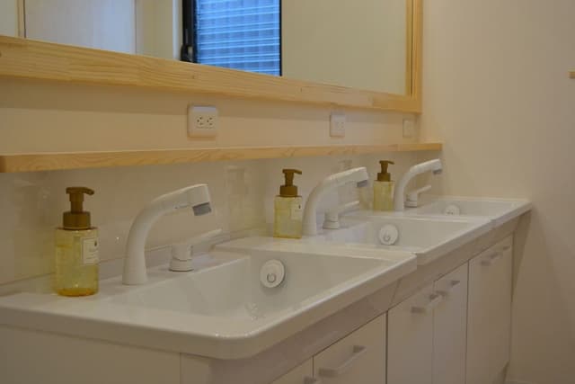 Mixed Dormitory Room (Shared Bathroom)