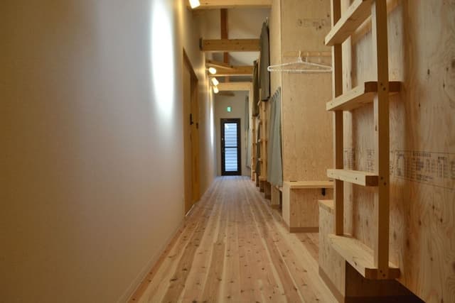 Mixed Dormitory Room (Shared Bathroom)
