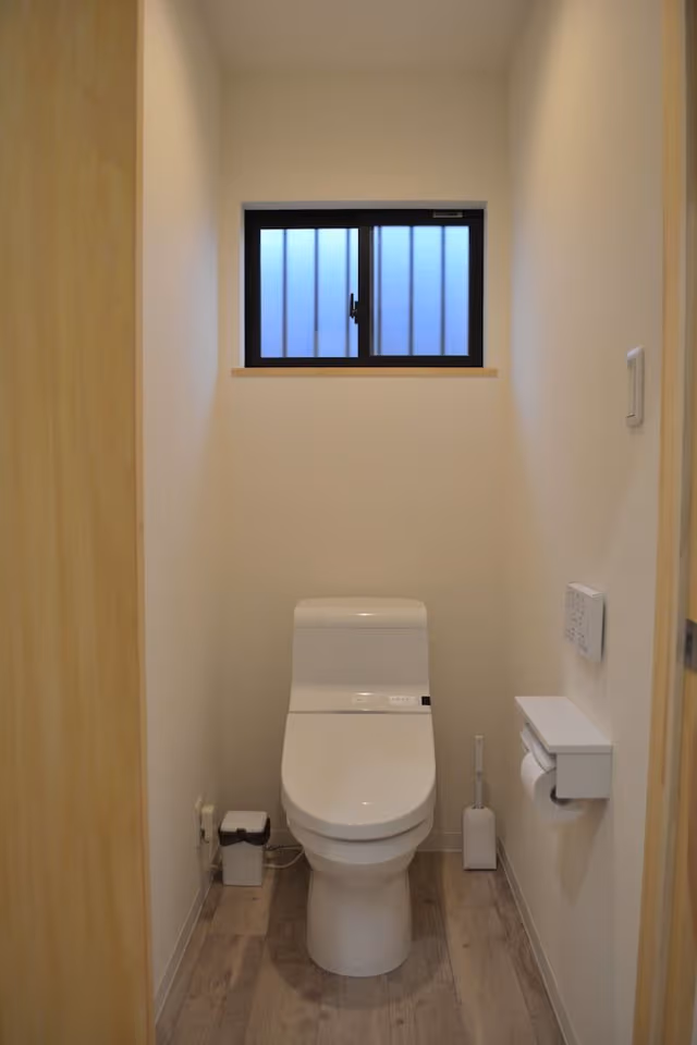 Mixed Dormitory Room (Shared Bathroom)