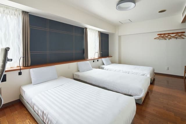 TOKIO's Triple Room