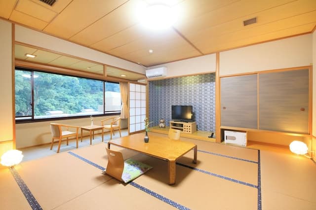 Basic Quadruple Room, Non Smoking, Garden View