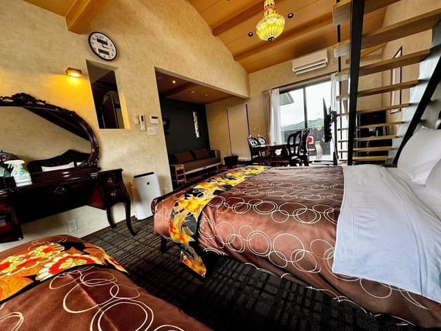New annex-202 Luxury Twin Room with loft, Non-Smoking(No Pets Allowed)