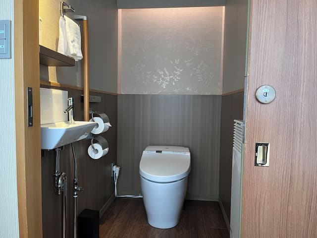[Mt. Fuji view] Japanese-Western room with private bath