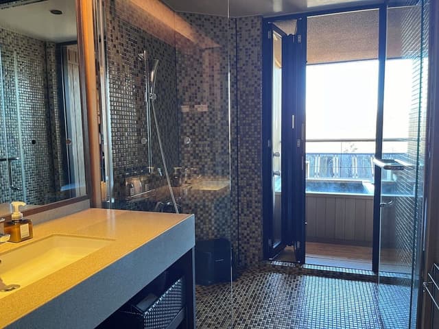 [Mt.Fuji view]  Western Room with private bath