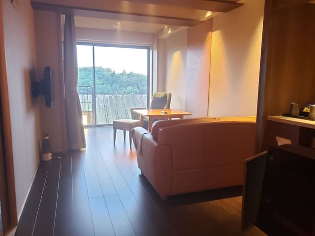 [Mt.Fuji view]  Western Room with private bath