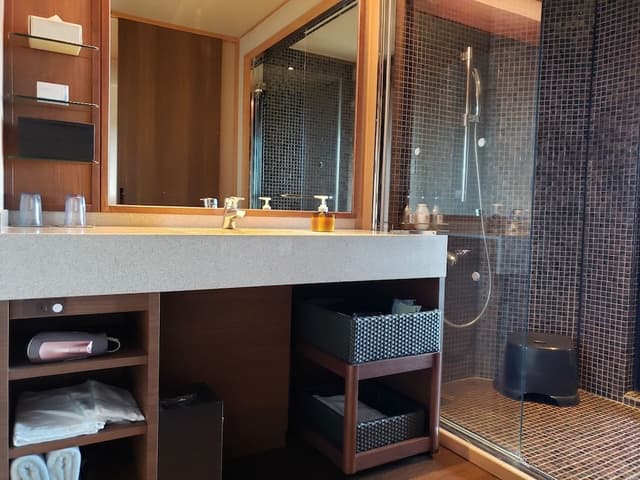[Mt.Fuji view]  Western Room with private bath
