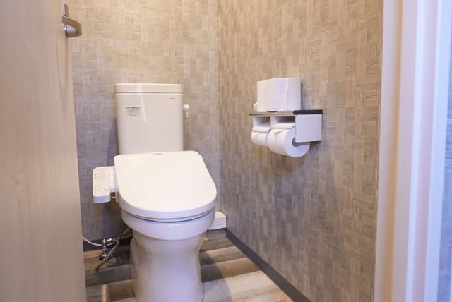 Standard Condo, Men only