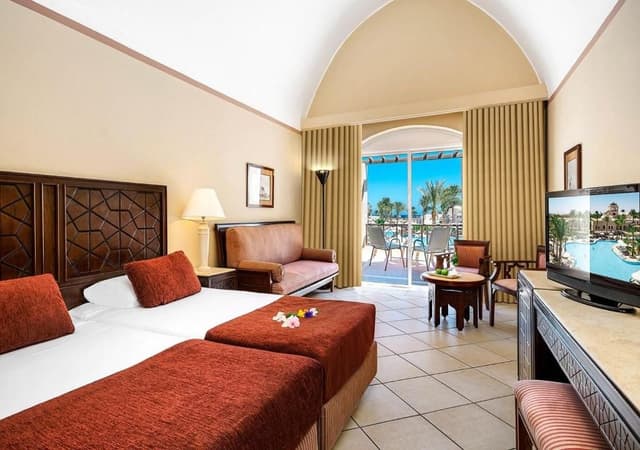 Superior ,Queen or Twin room, Pool View