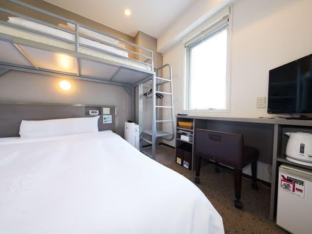 Room with 1 Double Bed and 1 Bunk Bed