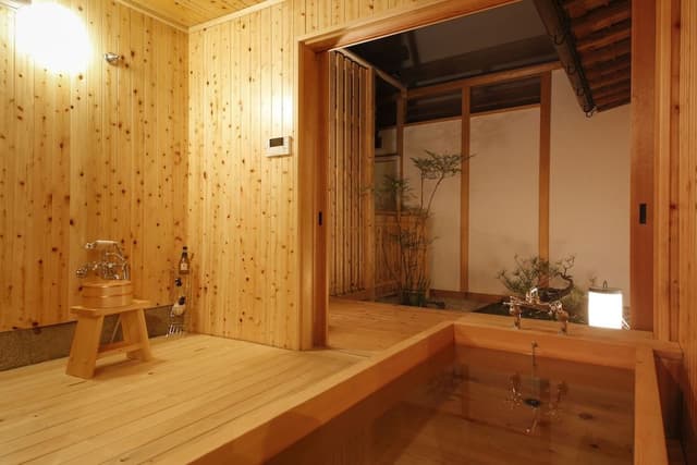 Room (TSUTSUJI)
