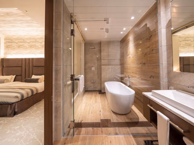 Royal Suite, Non Smoking (Housekeeping Once Every 3 Days)
