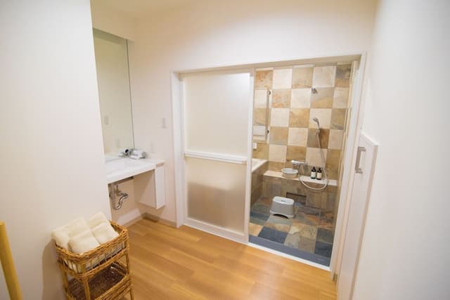 Room1