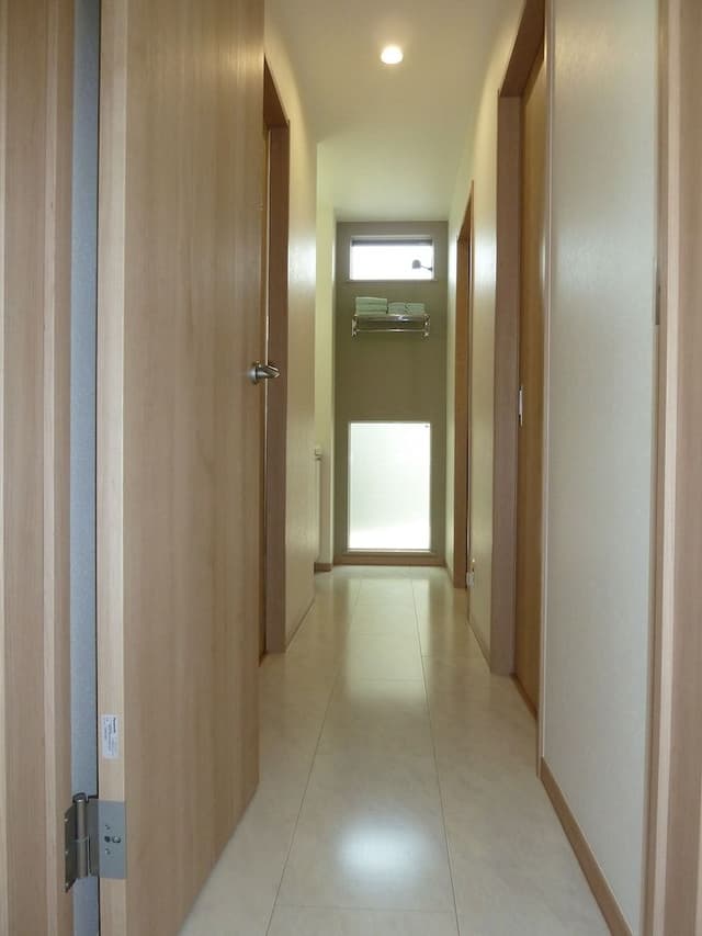Twin Room B, Shared Bathroom (Nearest Station: JR Funabashi St. / Keisei Funabashi St.)