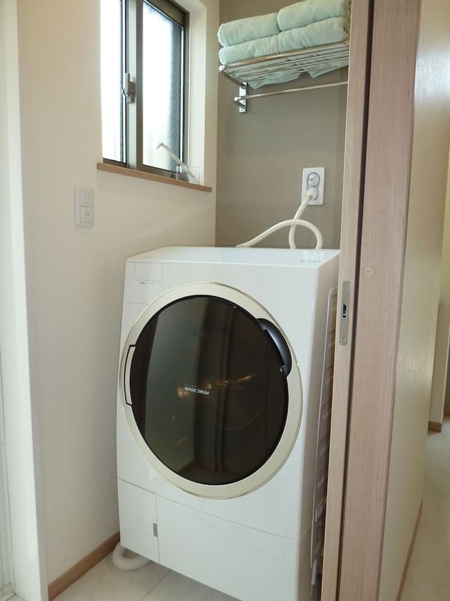 Twin Room B, Shared Bathroom (Nearest Station: JR Funabashi St. / Keisei Funabashi St.)