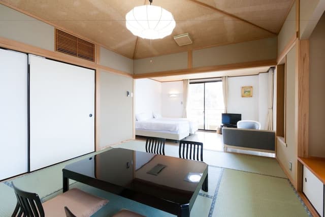 Japanese-Western Style Quintuple Room, Private Bathroom