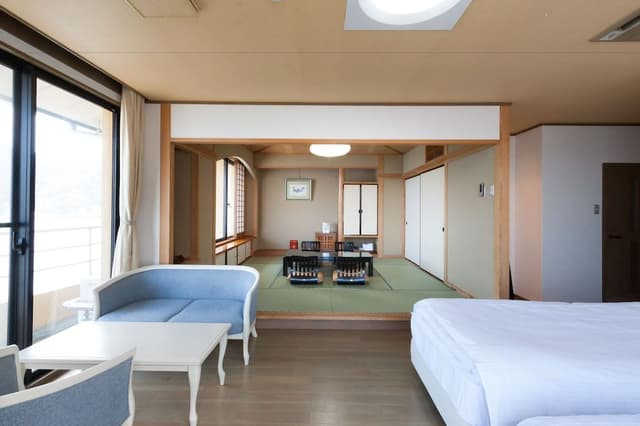 Japanese-Western Style Quintuple Room, Private Bathroom