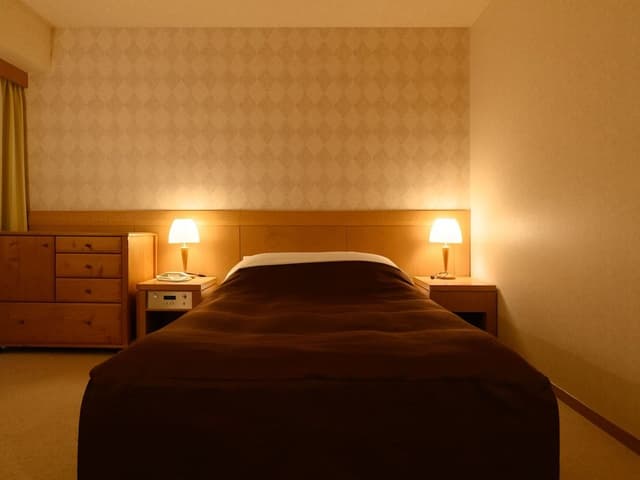 Deluxe Room, Smoking