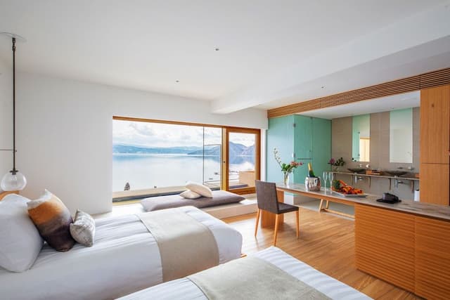 Twin Room, Lake View